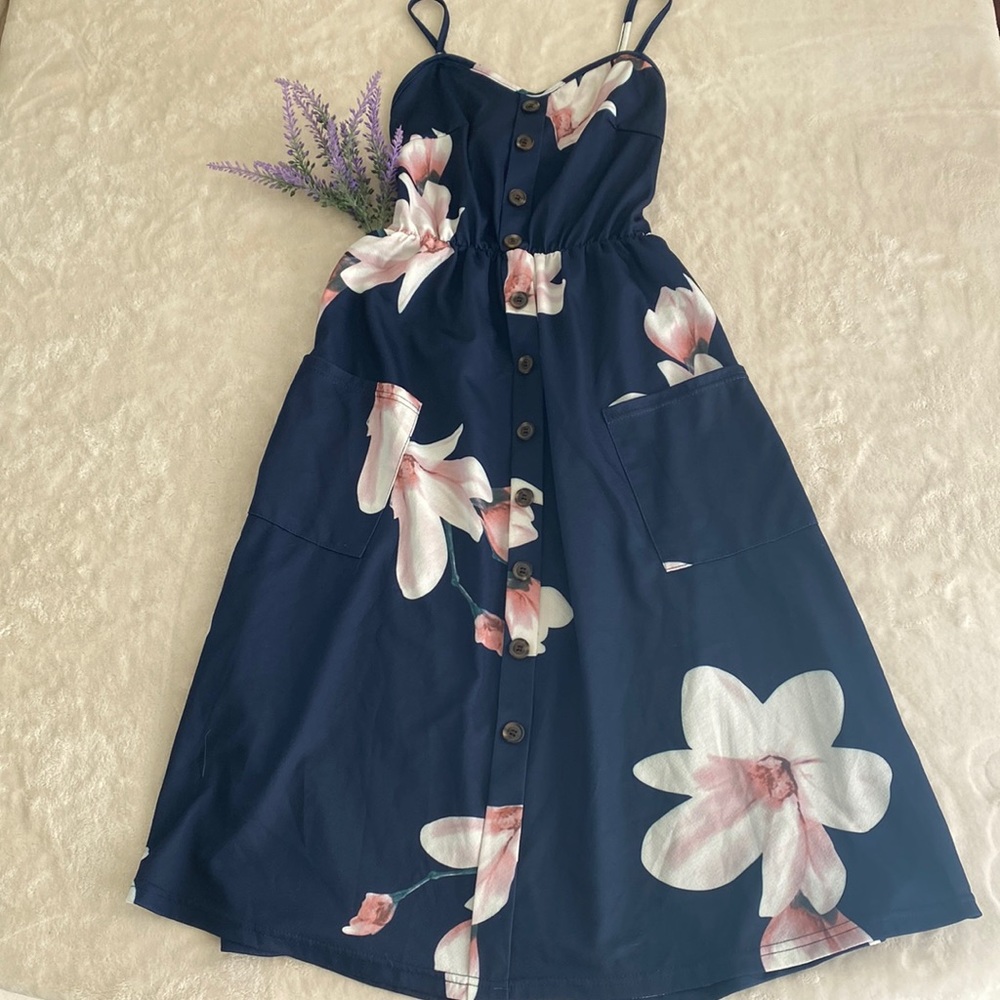 Blue floral midi dress with pockets